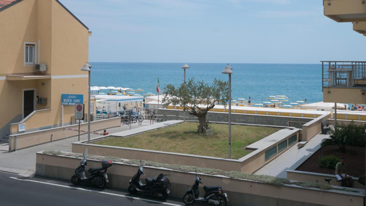 Babyaccommodation Family Experience IV Pietra Ligure Ngoại thất bức ảnh